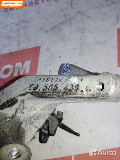 Кулак задний правый Volkswagen Tiguan рест. 2014