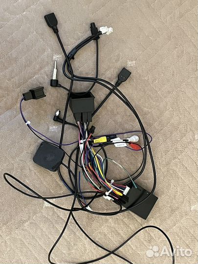 Продам магнитолу Basson V3