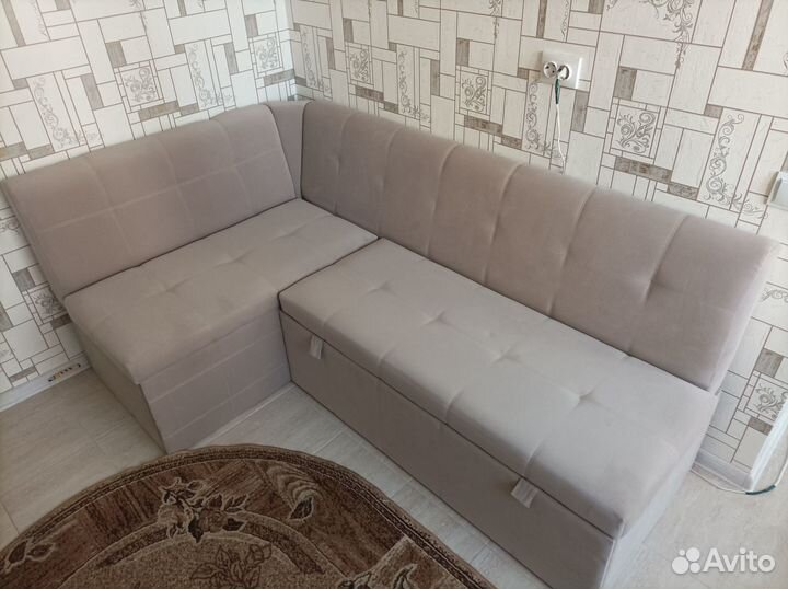 Диван кухонный