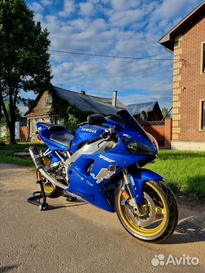 Yamaha YZF-R1 2000 год