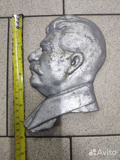 Барельеф Сталина