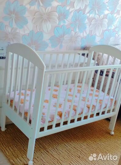 Детская кроватка