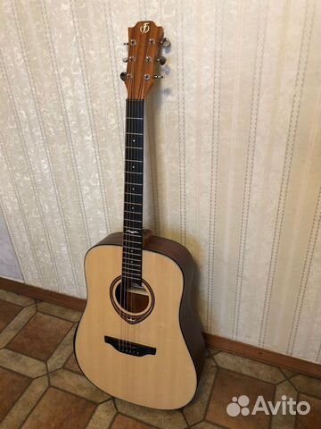 Акустическая гитара массив