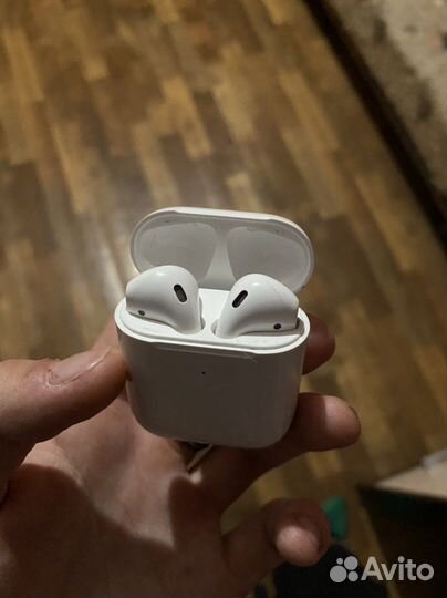 Беспроводные наушники apple airpods