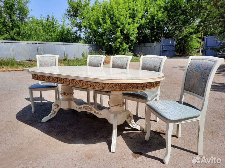 Столы и стулья