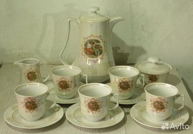 Фарфоровый сервиз 