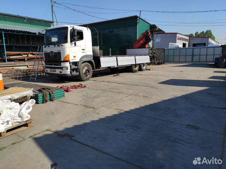 Hino 700 (Profia) с КМУ, 2015