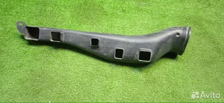 Воздуховод левый Opel Zafira 2005 - 2012