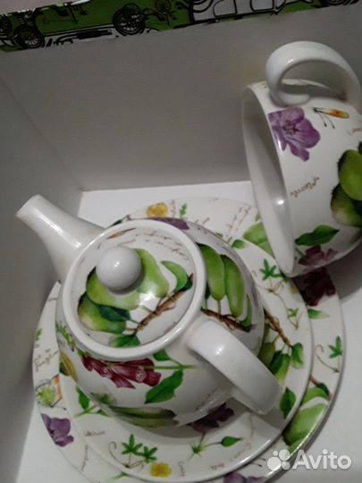 Сервиз новый чайный из 4-х предметов