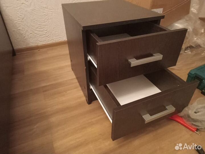 Тумба прикроватная