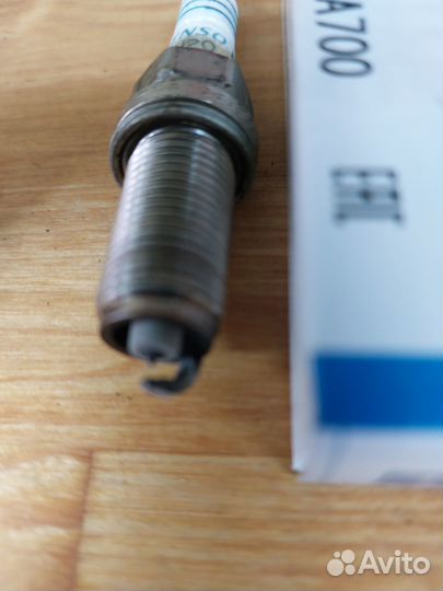 Комплект свечей зажигания б/у Denso IKH20 Subaru