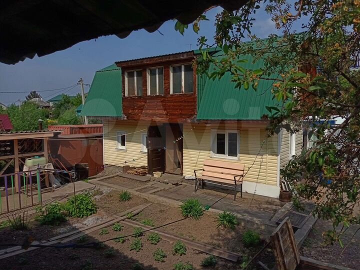 Дом 28,8 м² на участке 6,4 сот.