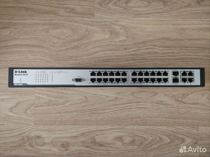 Коммутатор D-link DES-3028