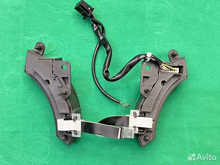 Кнопки мультимедиа руля Toyota Prado 120