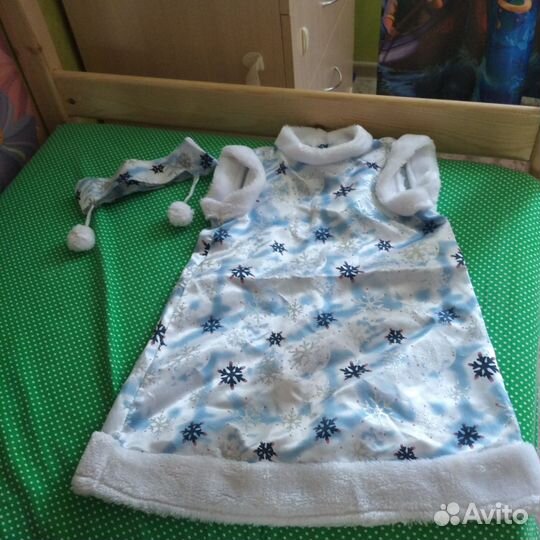 Новогодний костюм Снегурочки, снежинки