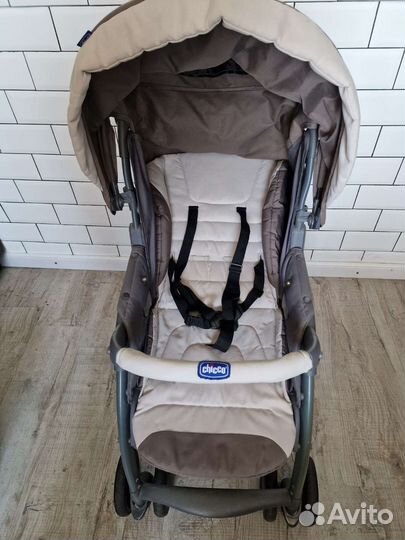 Прогулочная коляска chicco