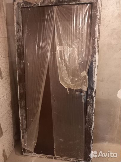 Дверь от застройщика