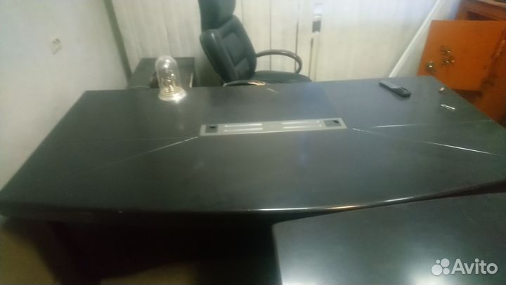 Офисная мебель бу столы тумбы шкафы