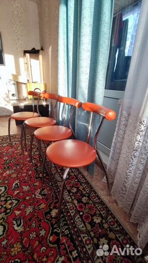 Перетяжка кухонных стульев