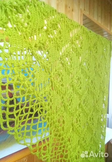 Шаль из шерсти, актуального темно зелёного цвета