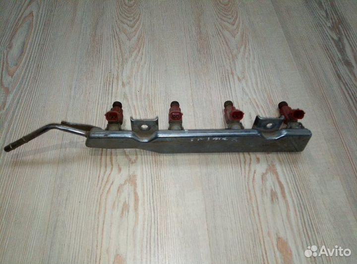 Рампа топливная Nissan primera P12