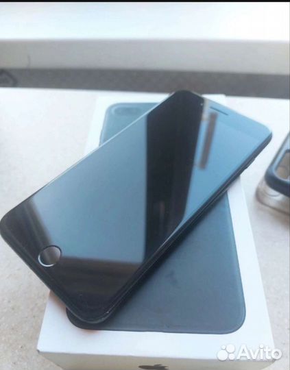 Телефон iPhone 7 plus