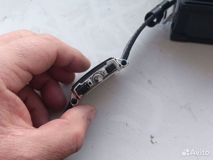 Часы кварцевые, новые