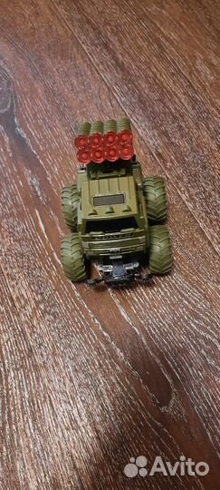 Танк игрушечный