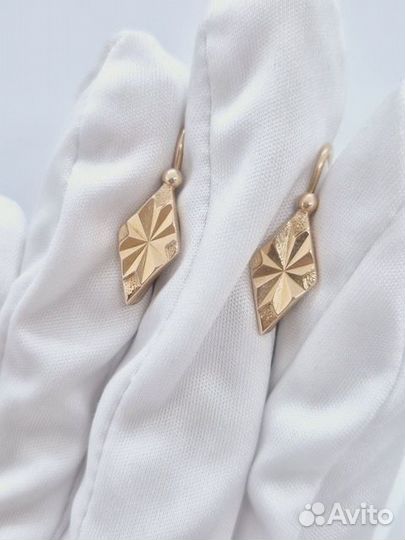 Золотые серьги