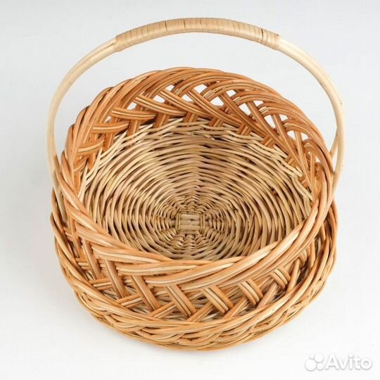 Конфетница, дно 20 см, высота 9 см, с ручкой 22 см