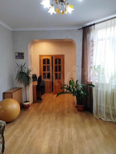 3-к. квартира, 74 м², 1/4 эт.