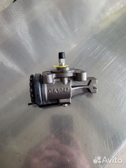 Цилиндр тормозной переднего правого колеса передни