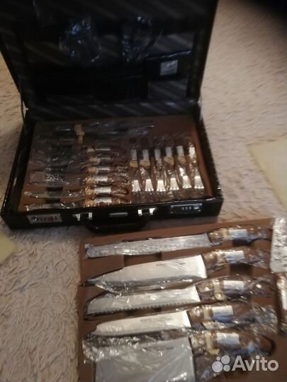 Дипломат с столовыми предметами