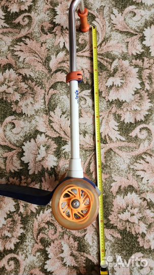 Детский самокат на трех колесах синий