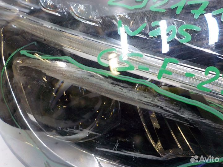 Фара правая на Mercedes-Benz W205 (C-Klasse)