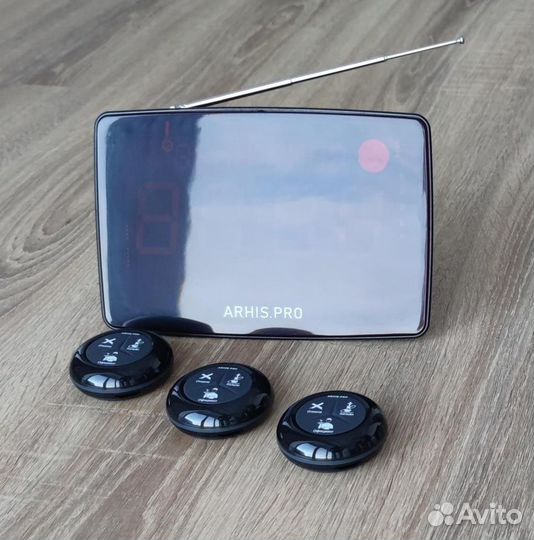 Табло оповещения и кнопка вызова персонала