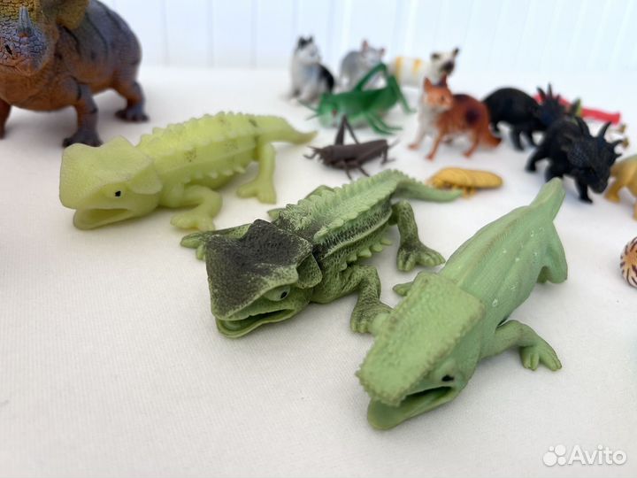 Набор фигурок животных насекомых динозавров