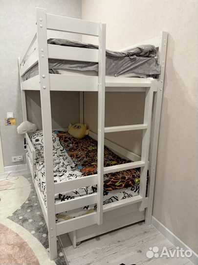 Двухъярусная кровать домик