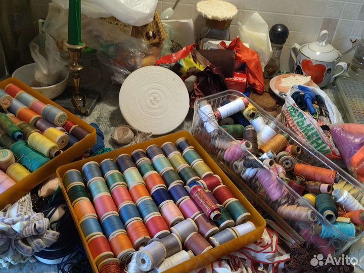 Тесьма, нитки, отрезы