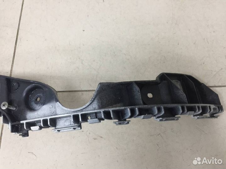 Кронштейн заднего бампера правый Volkswagen Polo S