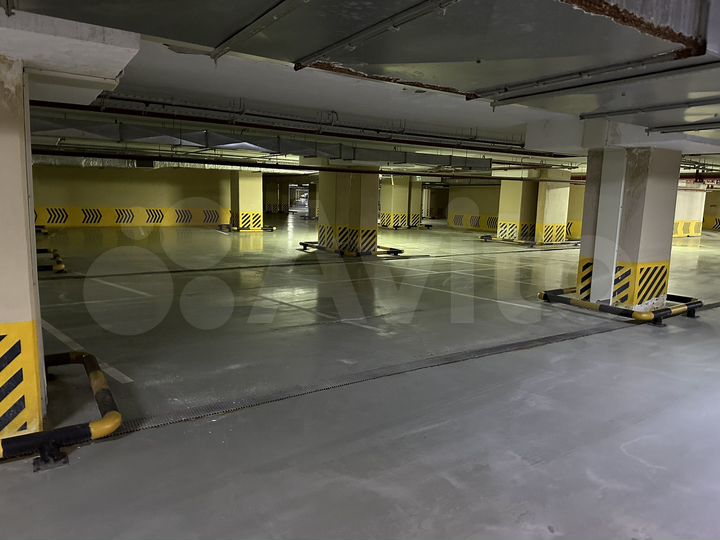 Машиноместо, 15 м²