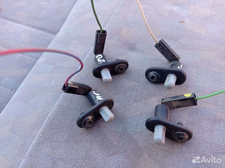 Концевик двери Сааб 9-5