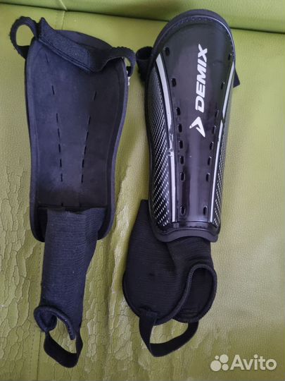 Футбольные щитки