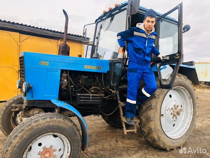 Механизатор (тракторист) проживанием