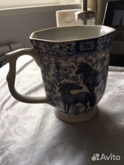 Кружка Лошади England collection Royal porcelain