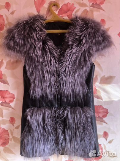 Жилетка меховая женская