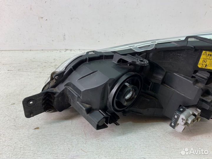 Фара правая Subaru Legacy Outback B14 2010-2014