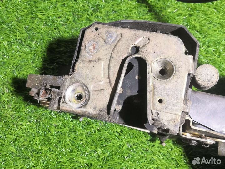 Замок задней правой двери Volvo 850