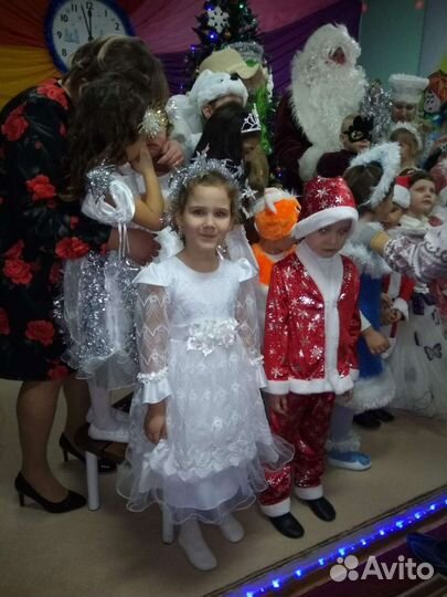 Нарядное платье для девочки 4-5 лет