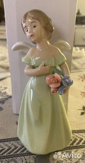 Статуэтка Ангел с букетом